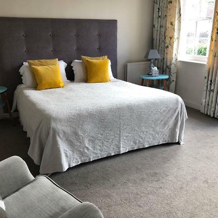 Host & Stay - The Raven Hotel Much Wenlock Kültér fotó