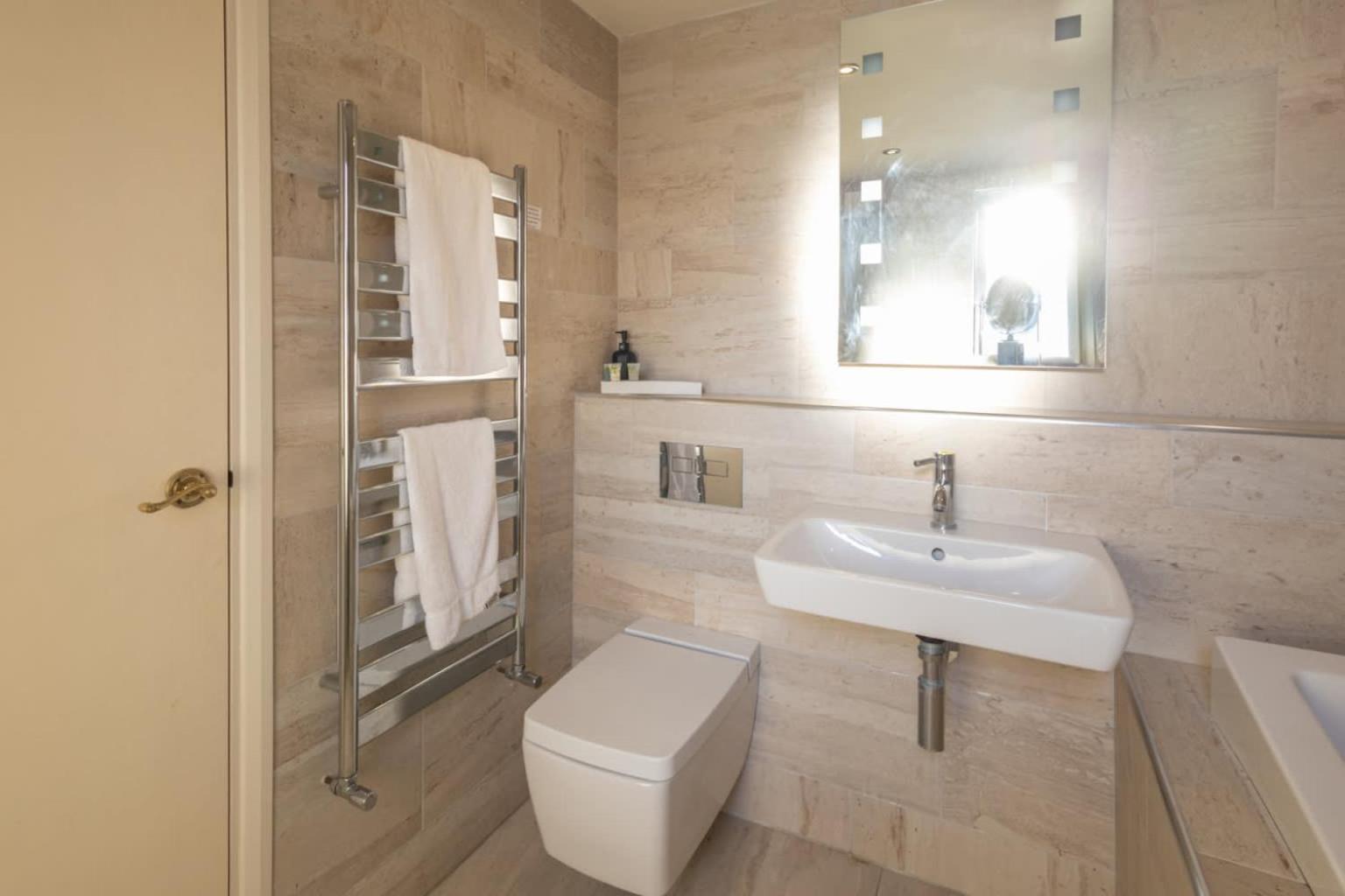 Host & Stay - The Raven Hotel Much Wenlock Szoba fotó