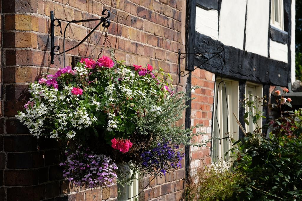 Host & Stay - The Raven Hotel Much Wenlock Kültér fotó