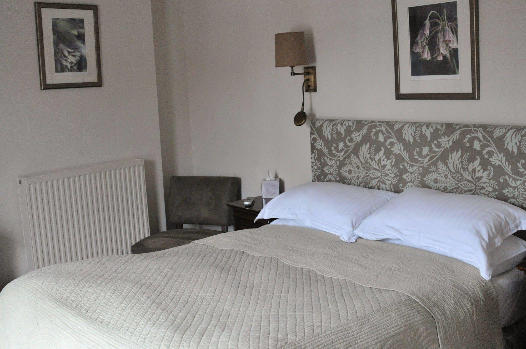 Host & Stay - The Raven Hotel Much Wenlock Kültér fotó